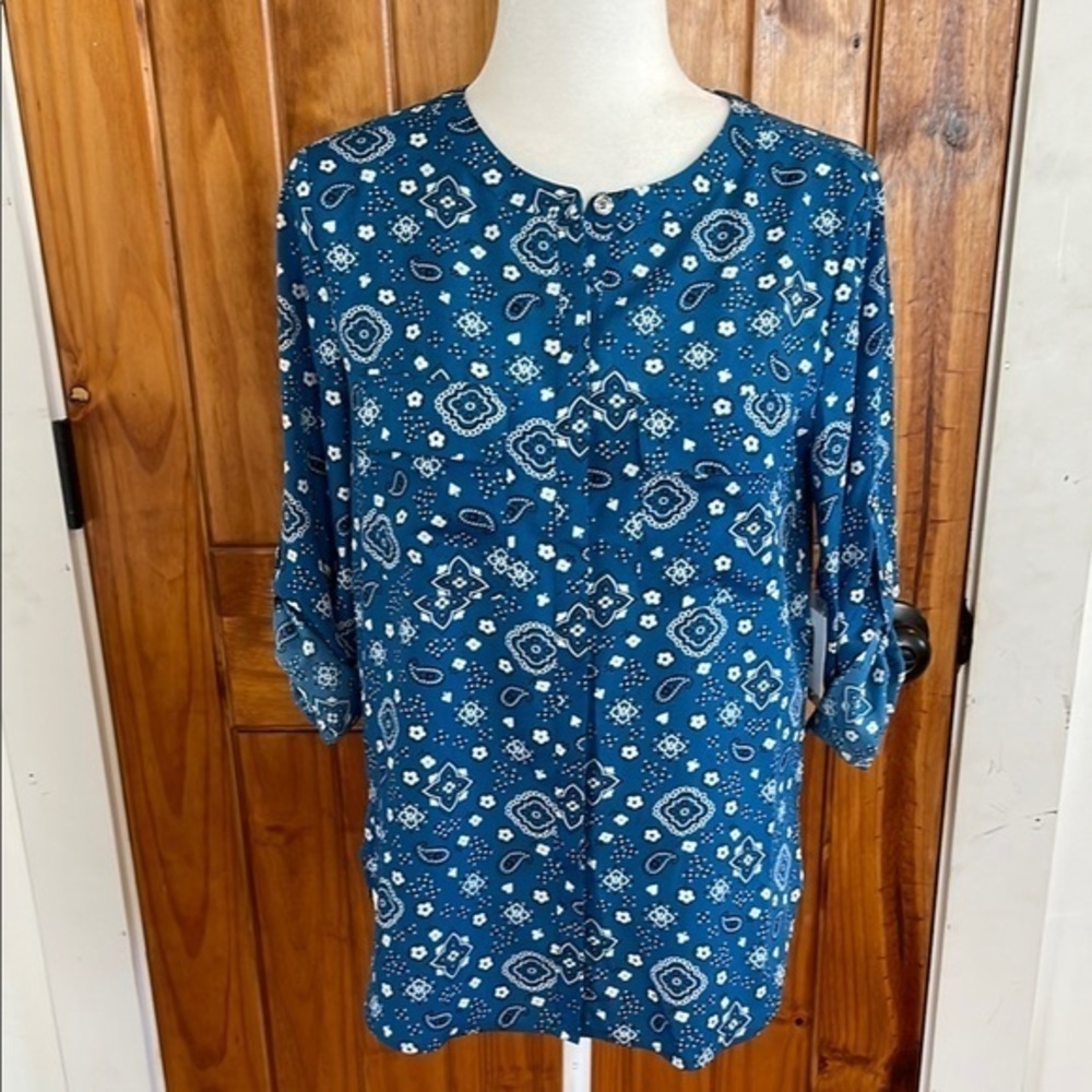 Anne Klein Blue White Bandana Print Spade Heart Floral Button Down Top 4